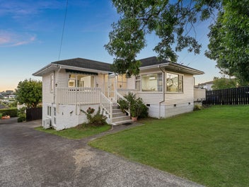 2/22 Knights Road, Rothesay Bay, Auckland