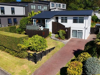 35 Hawkins Street, Meadowbank, Auckland