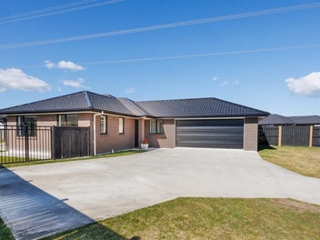 26 Sardinia Grove, Fitzherbert, Palmerston North