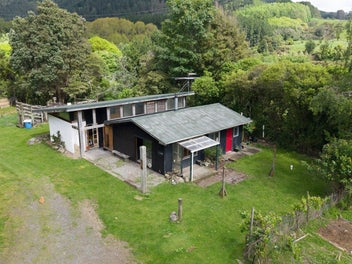 302 North Manakau Road, Levin