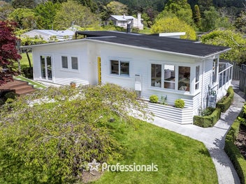 6 Fendalton Crescent, Pinehaven, Upper Hutt