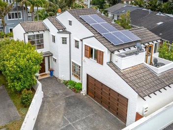 2/14 Sanders Avenue, Takapuna, Auckland