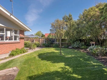 2/759 Ferry Road, Woolston, Christchurch