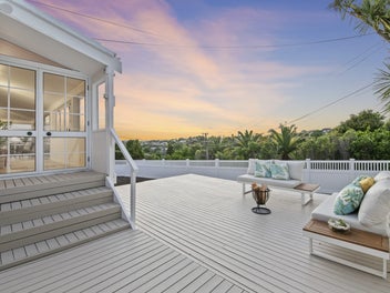 2/23 Heathcote Road, Castor Bay, Auckland