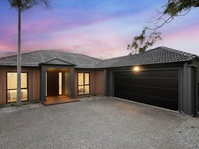 20 Baulcomb Parade, Windsor Park, Auckland