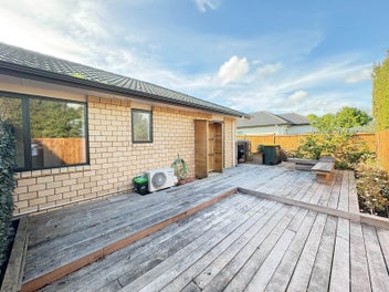 10 Kahika Grove, Huapai, Kumeu
