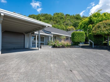 7 Krissell Place, Acacia Bay, Taupo