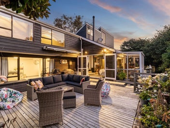 6 Anchor Lane, Whitby, Porirua