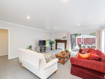 71 Blue Mountains Road, Pinehaven, Upper Hutt