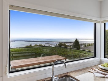 2/11 Belleview Terrace, Mount Pleasant, Christchurch