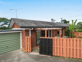 2/24 Robertson Road, Favona, Auckland