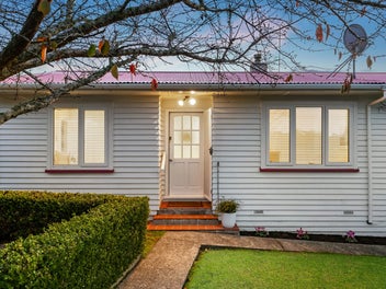 1/88 Verbena Road, Birkdale, Auckland