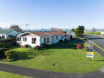 11 McClean Place, Ngatea, Ngatea
