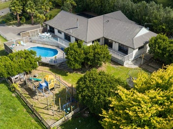 49 Schnell Drive, Kelvin Grove, Palmerston North