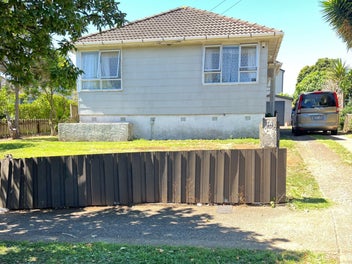 34 Holland Avenue, Point England, Auckland