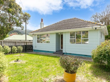 1/9 Kowhai Street, Tawa, Wellington