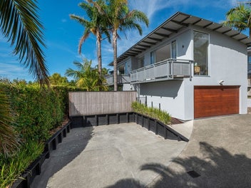 1/598 Beach Road, Rothesay Bay, Auckland