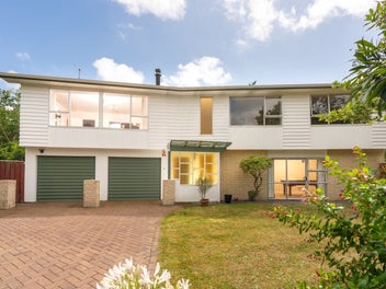 1 Peterhouse Street, Tawa, Wellington