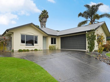 35 Saint James Drive, Huntington, Hamilton