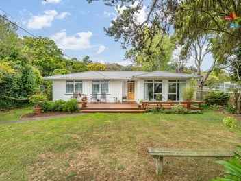 60 Thomas Street, Stokes Valley, Lower Hutt