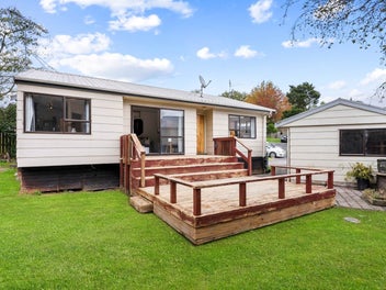 4/60 Eskdale Road, Birkdale, Auckland