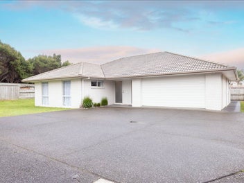 292 Lakes Boulevard, Pyes Pa, Tauranga