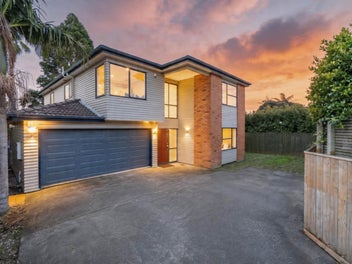 18A Enderby Drive, Te Atatu Peninsula, Auckland