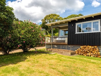 8 Waiata Road, Onetangi, Waiheke Island