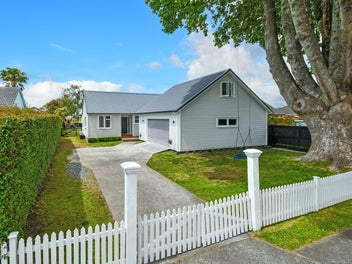 25 Village Way, Ardmore, Papakura
