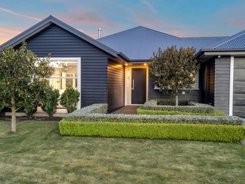 98 Infinity Drive, Pegasus, Pegasus