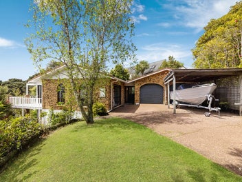156 Chelsea View Drive, Chatswood, Auckland