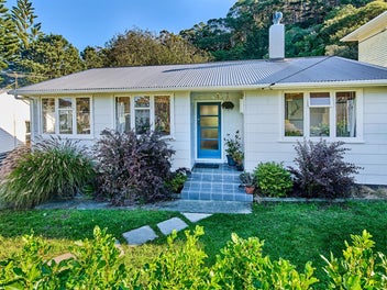 15 Greer Crescent, Tawa, Wellington
