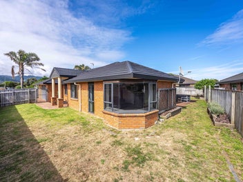 96 Guildford Drive, Paraparaumu Beach, Paraparaumu