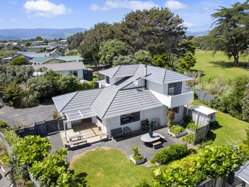 9 Caughley Place, Otaki Beach, Otaki