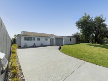 8 Downsview Road, Pakuranga Heights, Auckland