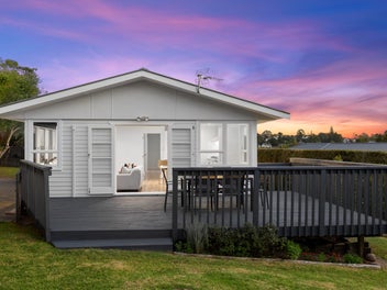 11 Gatman Street, Birkdale, Auckland