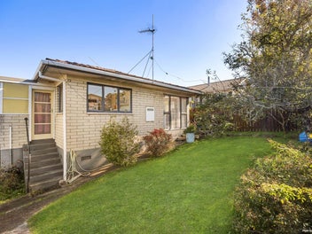 1/59 Bentley Avenue, Glenfield, Auckland
