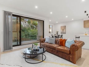 296A East Coast Road, Forrest Hill, Auckland