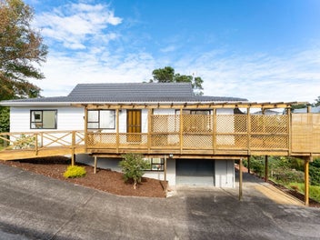 988 Beach Road, Torbay, Auckland