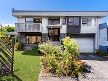 2/9 Ceramco Place, Torbay, Auckland