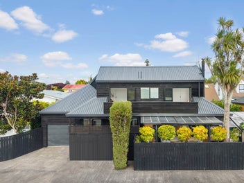 2/227 Meola Road, Point Chevalier, Auckland