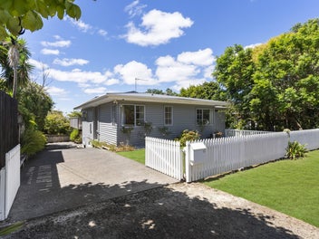 13 Awhiorangi Promenade, Swanson, Auckland