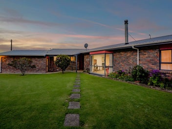 16 Hussey Street, Oakura, Oakura