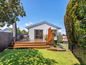 2/7C Hoheria Road, Onehunga, Auckland