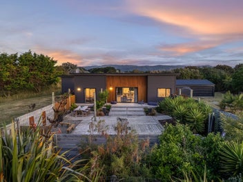 7 Strathnaver Drive, Waikawa Beach, Manakau