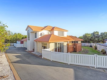 27 Millennium Hill, Paraparaumu