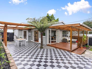 109 Beach Haven Road, Beach Haven, Auckland