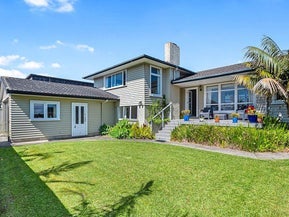 35A Montgomery Avenue, Belmont, Auckland