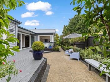 77 MacFarlane Street, Hamilton East, Hamilton