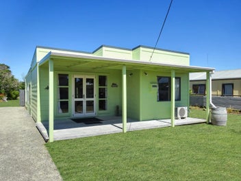 15 Rangitane Street, Himatangi Beach